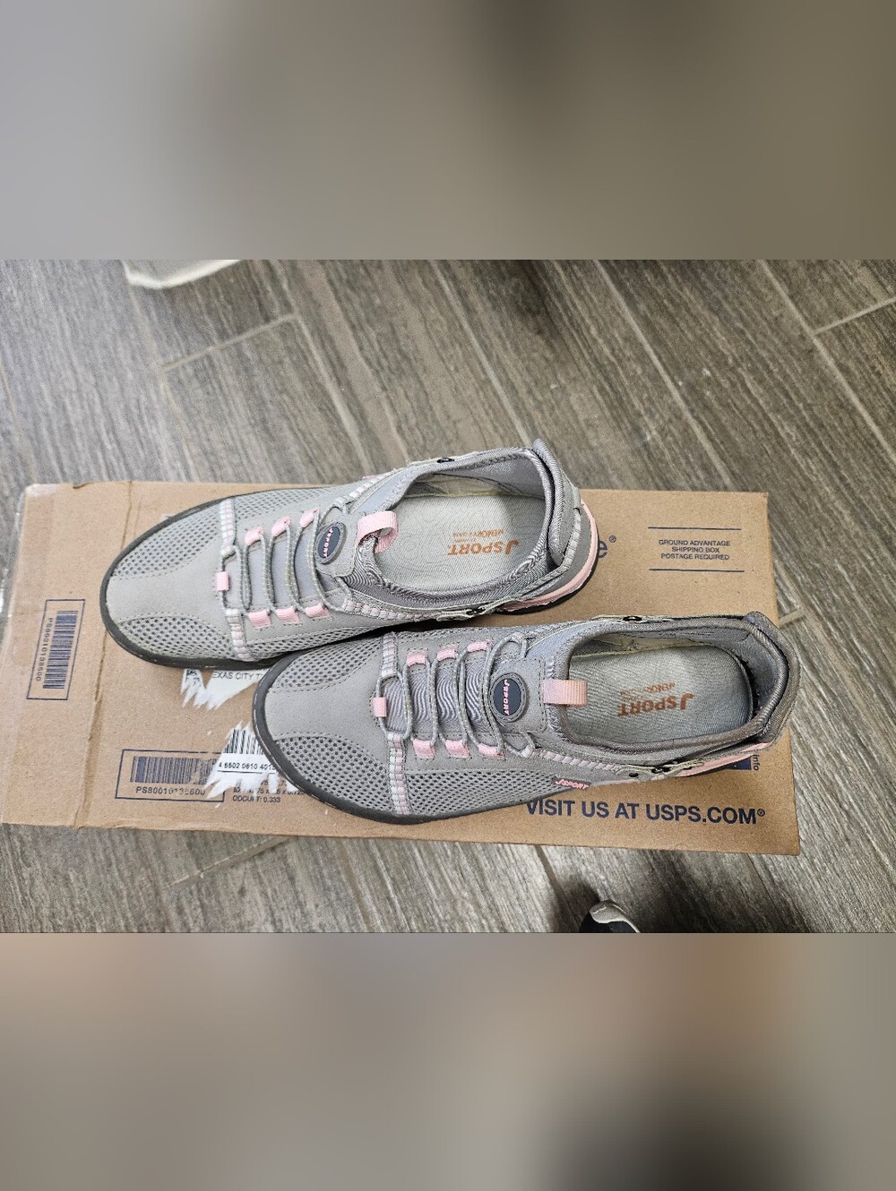 Women's Gray & Pink Lightweight Athletic Sneakers